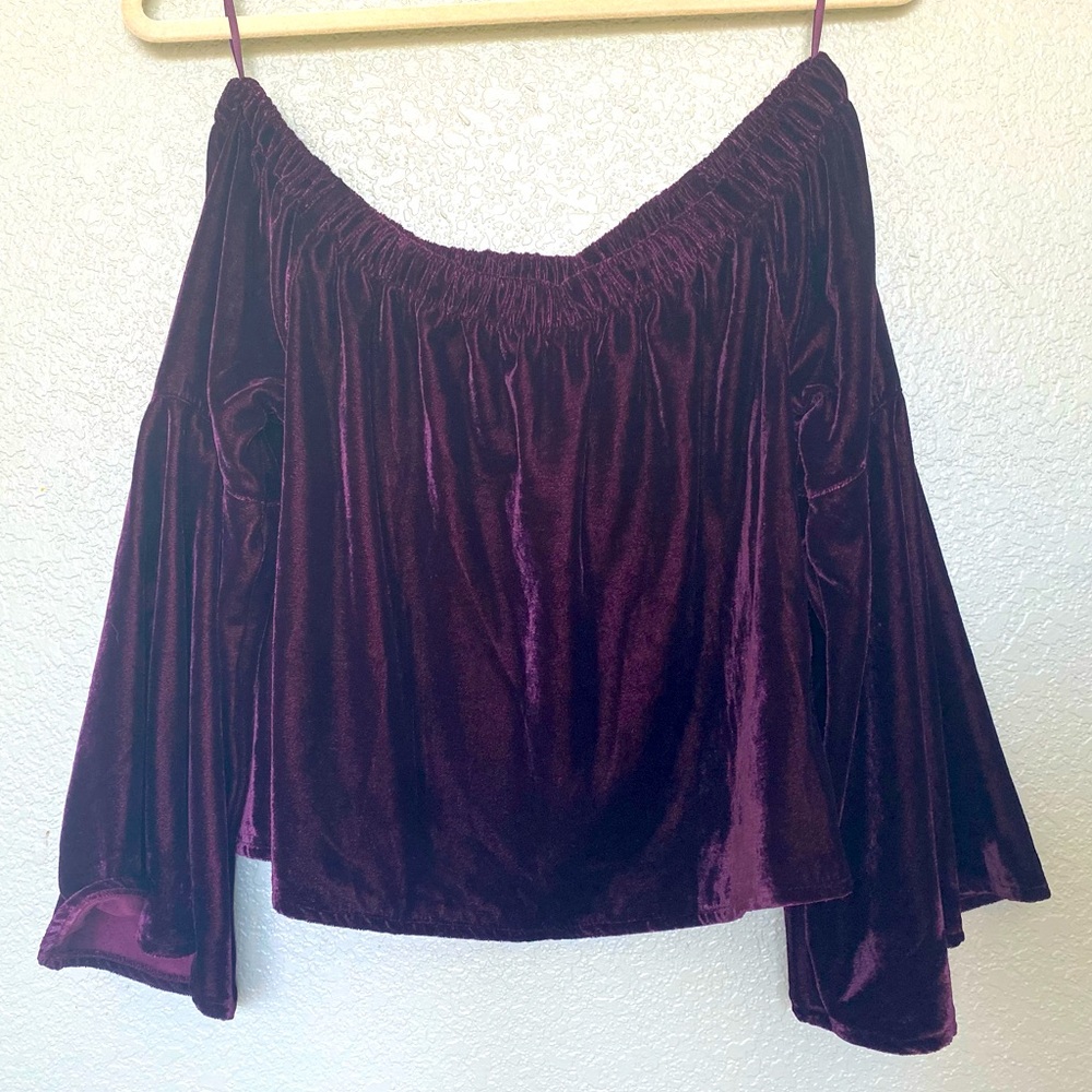 HOLLISTER off shoulder velvet top